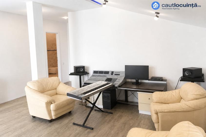Casă cu 5 camere cu Teren 220 Mp în Vitan