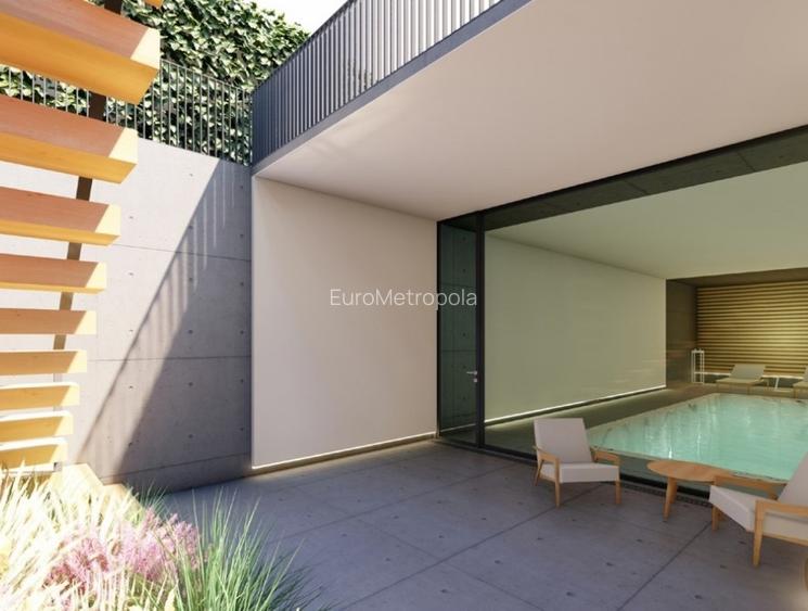 Proprietate exclusivista, piscina interioara, sala sport