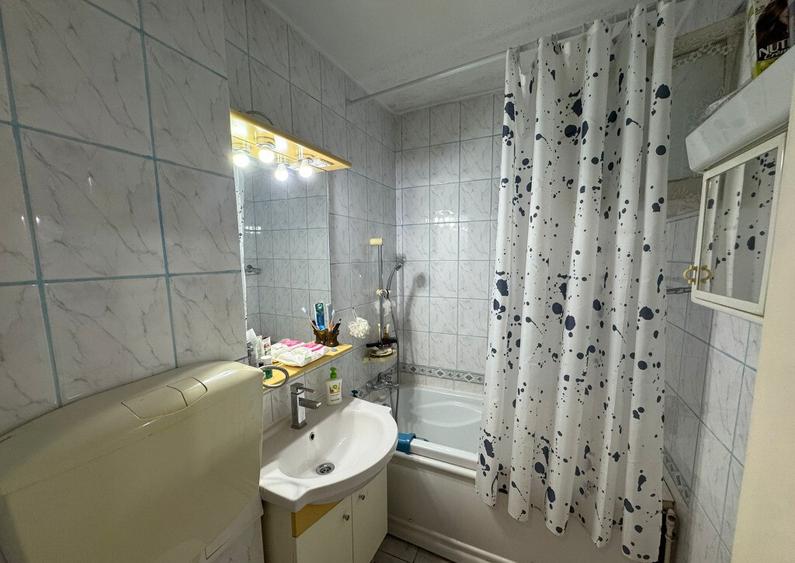 Apartament 3 camere Valea Rosie 8-Bucuresti, sect 6 - 7