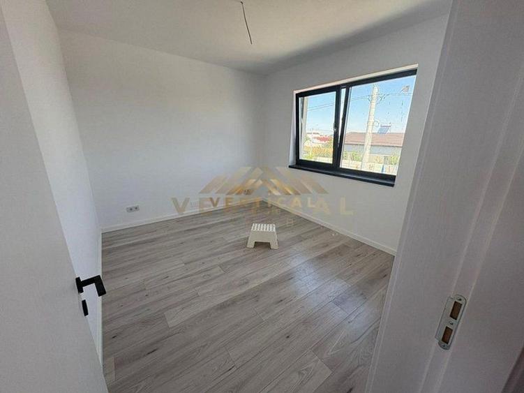 Vila la intrare in comuna Berceni - 10