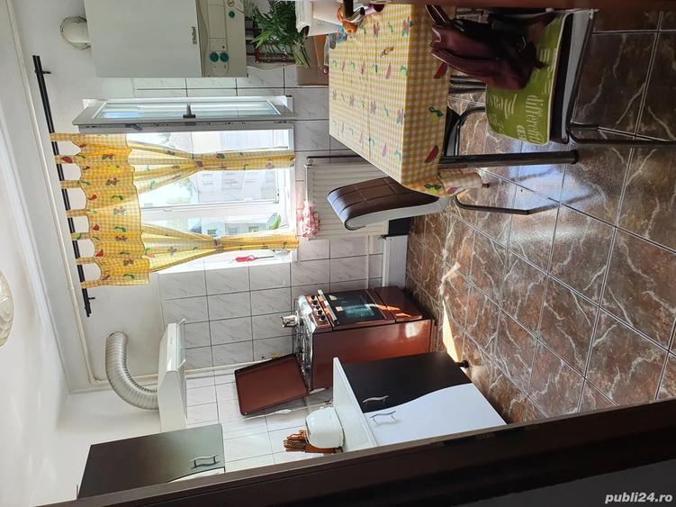 ap. 3 camere , Piata 1 Mai - 4