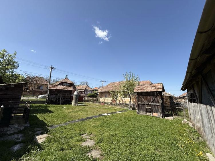 Casa de vanzare Santioana de Mures cu curte si 3camere - 1