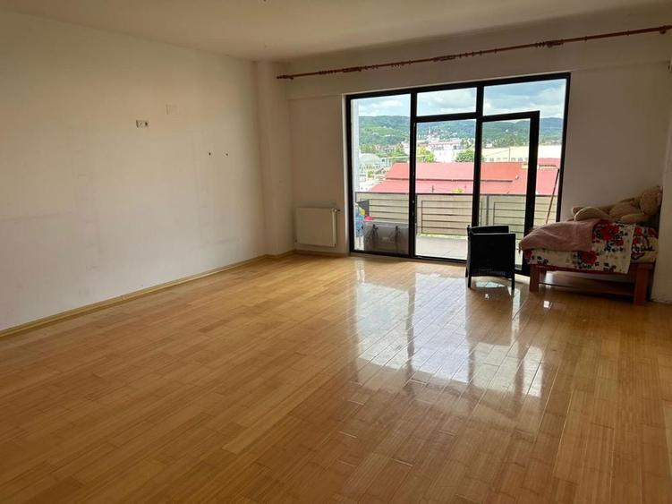 Apartament 3 camere - 1
