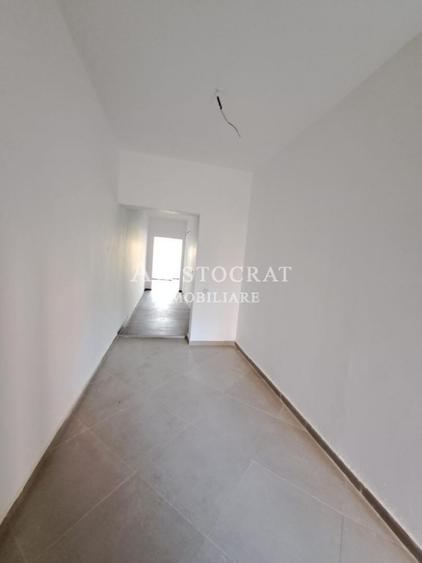 Vila Tip Duplex  generoasa cu vedere lac - 6