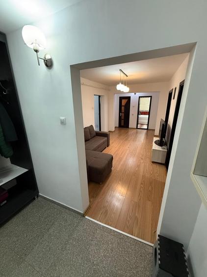 Apartament 4 camere ETAJUL 1 ---str VICTORIEI - 9