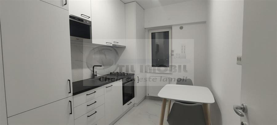 1 CAM CENTRU PALAS , PARCARE, UNIREA TOWERS 450 euro, comision 225euro - 15