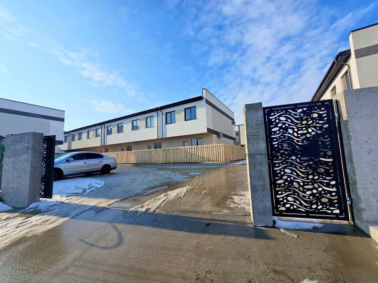 Vile Înșiruite P+1 , 4 Camere, Strada Părului, Dobroești - 1