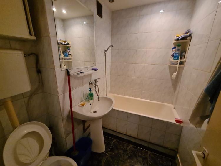 Vand apartament 3camere - 8