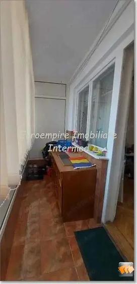 De vanzare apartament cu 3 camere, zona ICIL - 1