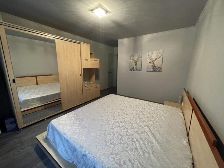 Apartament cu 3 camere decomandat în Crișan