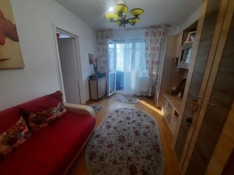 Apartament 2 camere, etajul 2/4, zona Alexandru cel Bun - 1