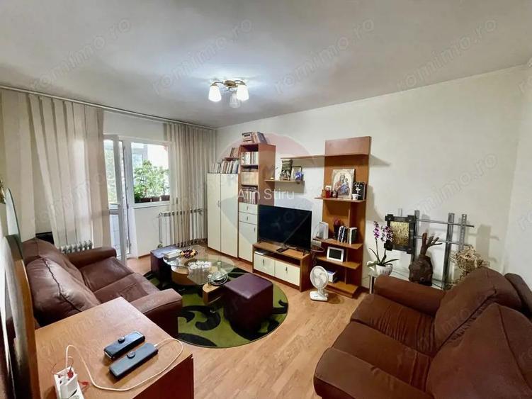 Apartament cu 3 camere de vanzare in zona Sud Apartament cu 3 camere de vanzare in zona Sud