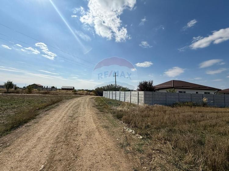 Vand teren intravilan 5000 mp in Sabareni - 2