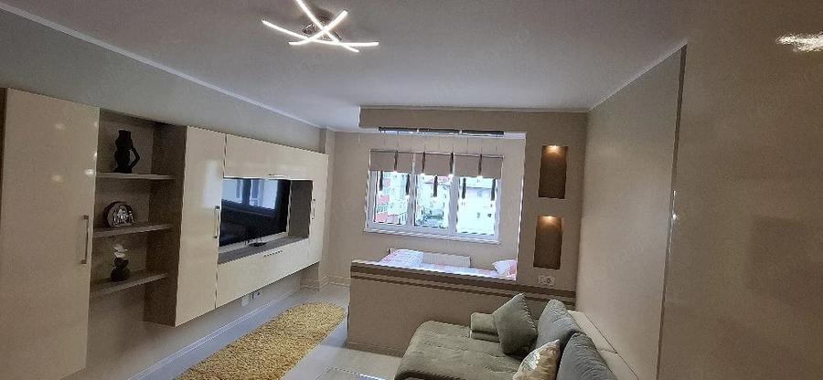Garsonieră decomandată în Central