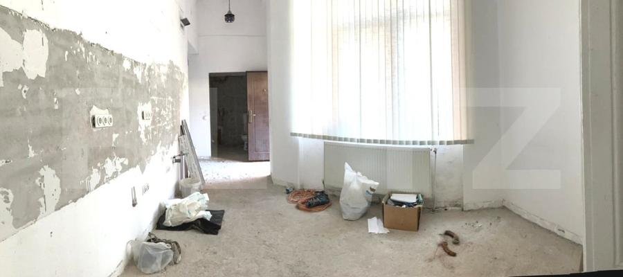 Apartament cu 3 camere semidecomandat în Ultracentral