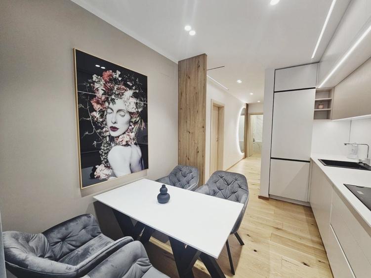 Apartament cu 2 camere decomandat în Central