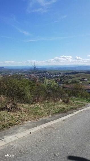 Teren de 5000 mp, în Vulcan