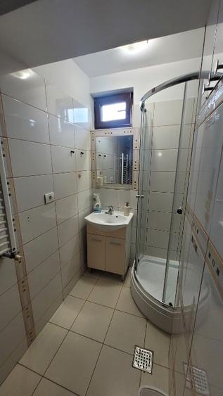Apartament cu 3 camere semidecomandat în Chitila