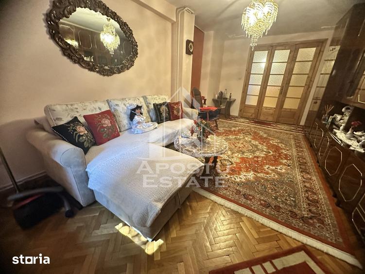 Apartament cu 3 camere în Girocului