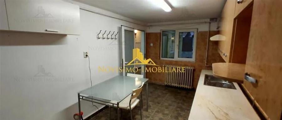 Casă individuală cu 4 camere cu Teren 100 Mp în Republicii