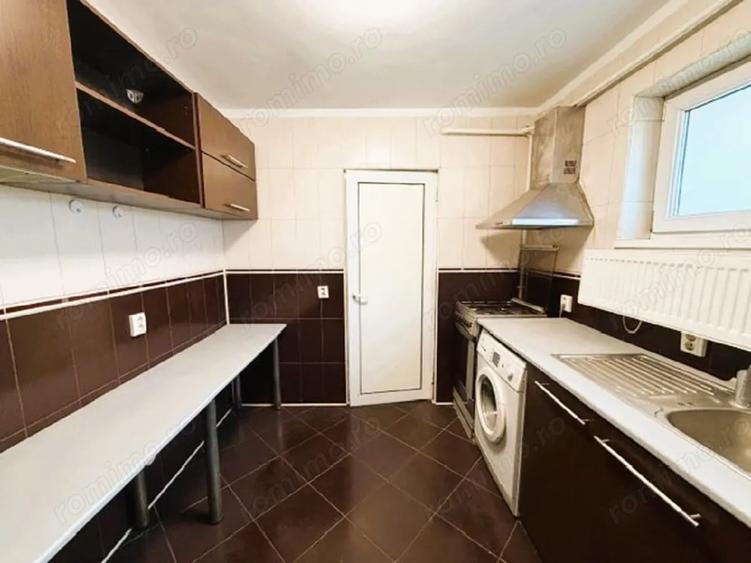 Apartament cu 3 camere decomandat în Nicolae Titulescu