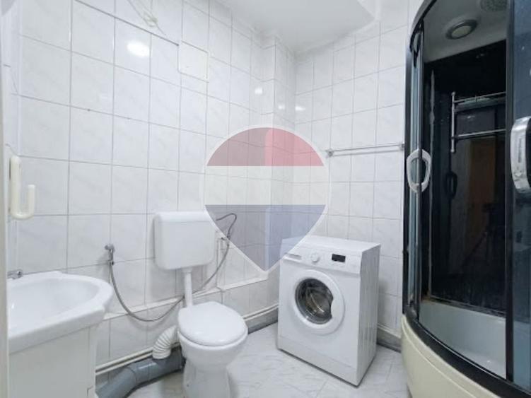 Apartament cu 5 camere semidecomandat în Magheru