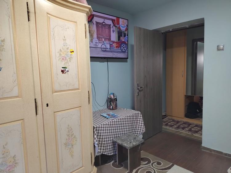 Casă individuală cu 3 camere cu Piscina în Ișalnița