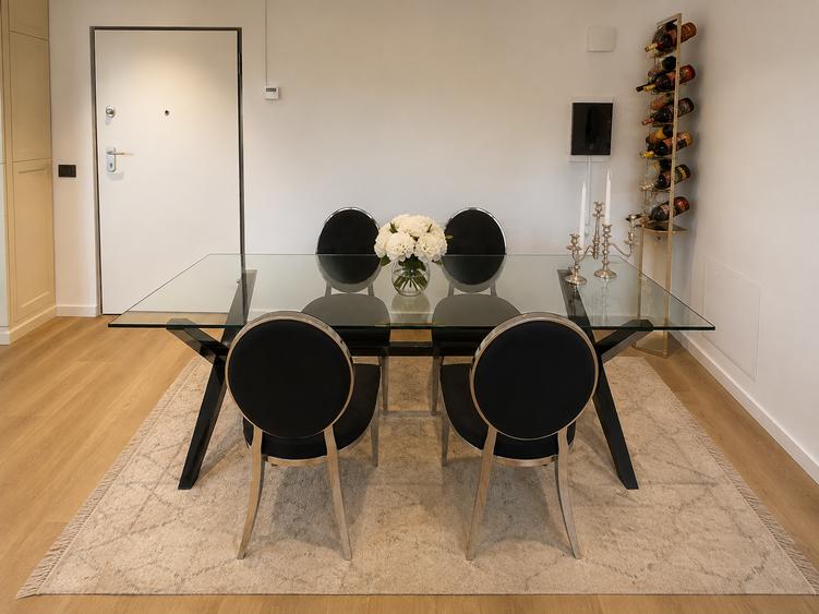 Apartament cu 4 camere decomandat în Pipera