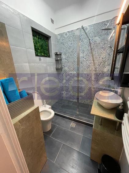 Apartament cu 4 camere decomandat în Armeneasca