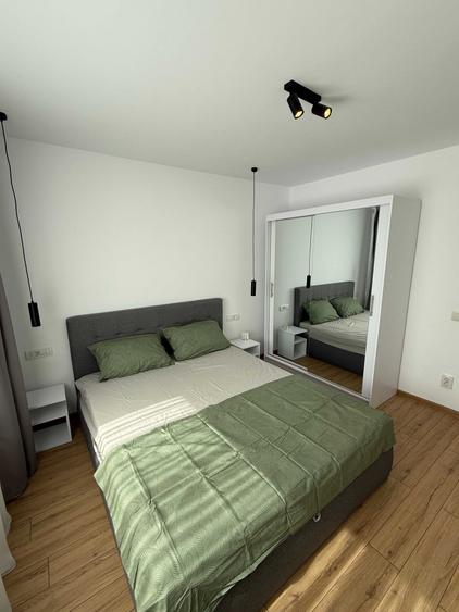 Apartament cu 2 camere semidecomandat în Calea București