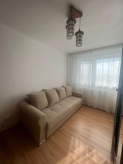 Apartament cu 3 camere decomandat în Micro 5