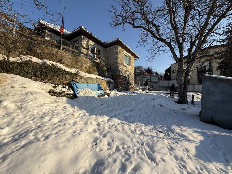 Casă individuală cu 3 camere cu Canalizare în Grigorescu