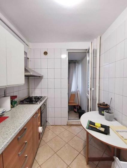 Apartament cu 2 camere, mobilat în Basarabia