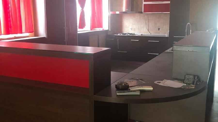 Apartament cu 6 camere decomandat în Străulești