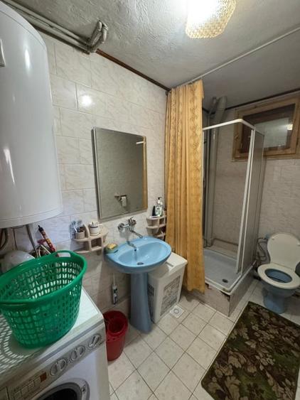 Casă individuală cu 4 camere cu Canalizare în Firiza