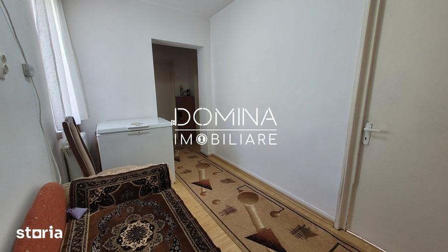 Apartament cu 3 camere decomandat în Teilor
