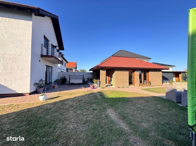 Casă cu 4 camere în Cristian