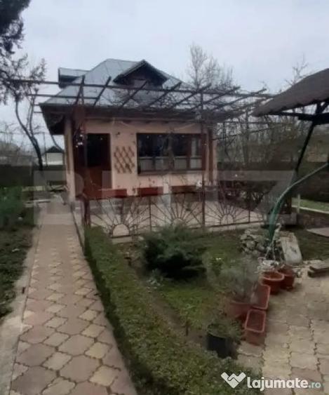 Casă cu 6 camere cu Teren 912 Mp în Pucioasa