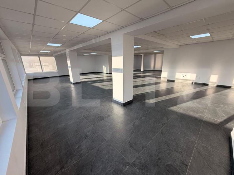 Spațiu comercial, de 245 mp, în Raciu