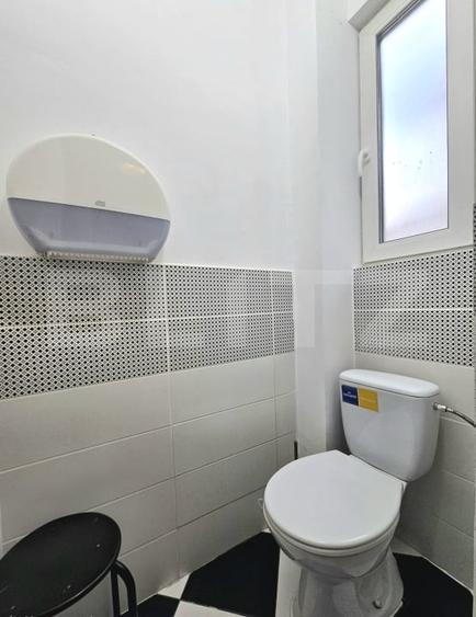Apartament cu 4 camere semidecomandat în Traian