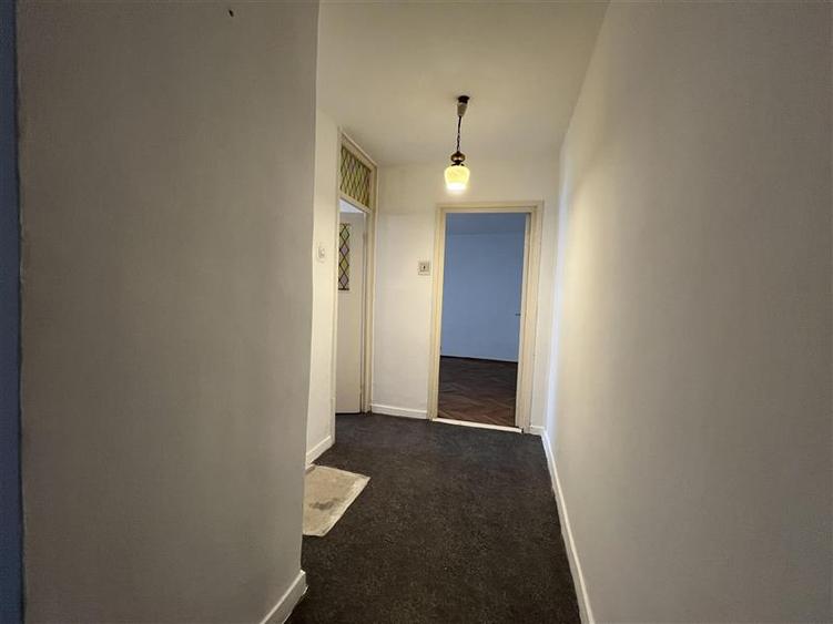 Apartament cu 2 camere decomandat în Vest