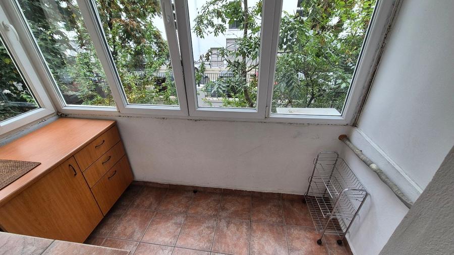 Apartament cu 2 camere semidecomandat, mobilat în Iancului