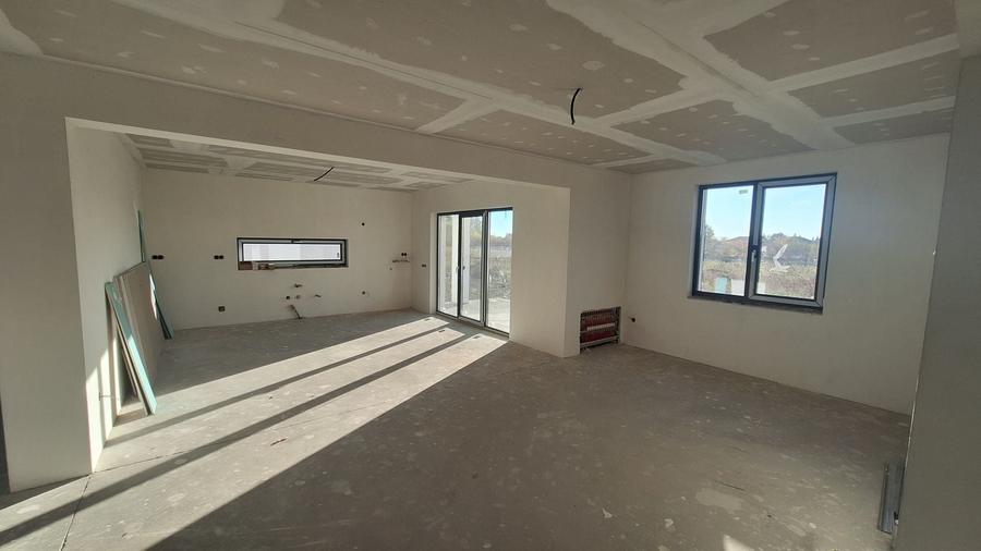 Casă cu 3 camere în Central