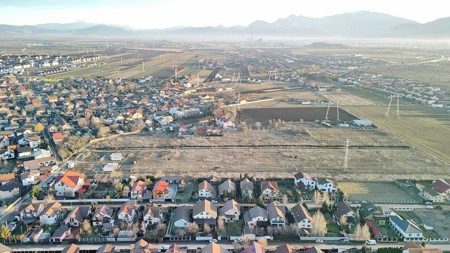 Teren intravilan cu Autorizatie de Construire - 23