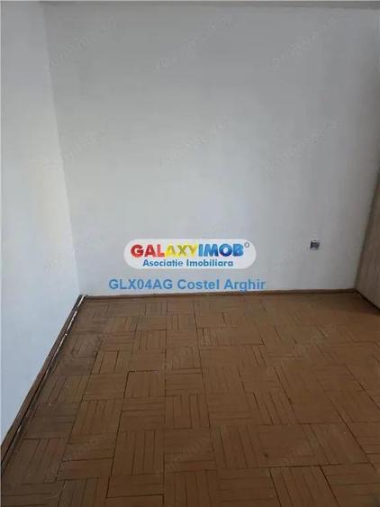 Vindem garsoniera in zona Razboieni-biserica , etaj 2, decomandata - 5