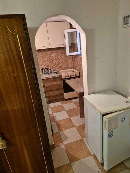 Este de inchiriat - 2