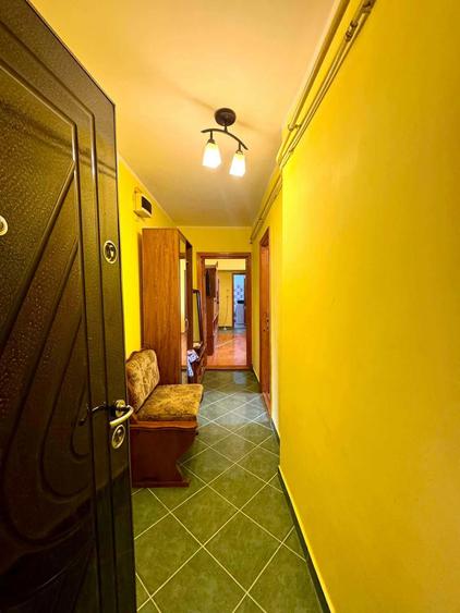 Apartament 2 camere de vanzare / Aleea Revolutiei - Roman - 1