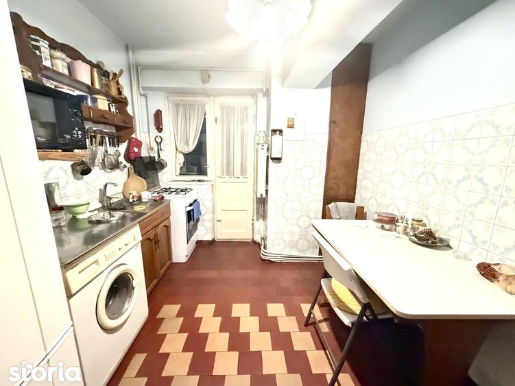 4 camere, et 3, bloc 1981, 101 mp - Cascada, str 9 Mai - 8