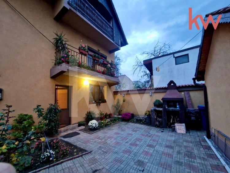 Casa de Vanzare in zona Centrala - 2