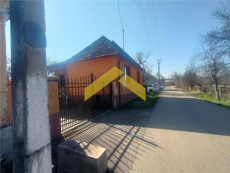 Casă individuală cu 2 camere cu Teren 1501 Mp în Săvârșin